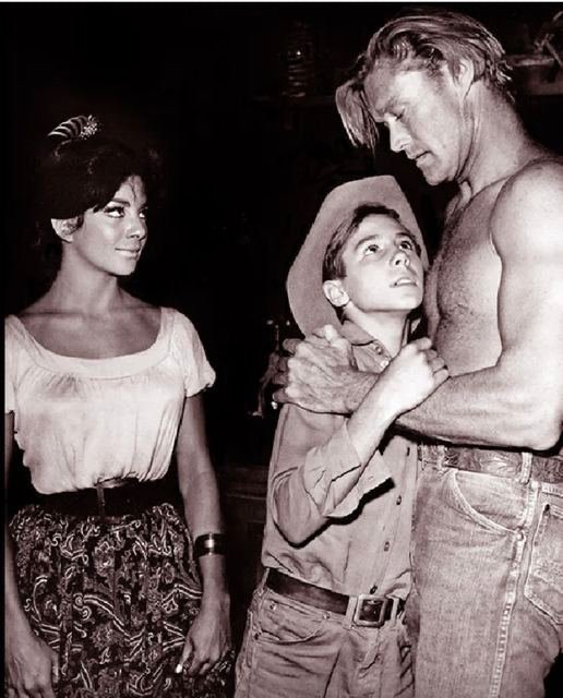 Look closer, this scene from the Rifleman is not edited and it confirms what we all suspected