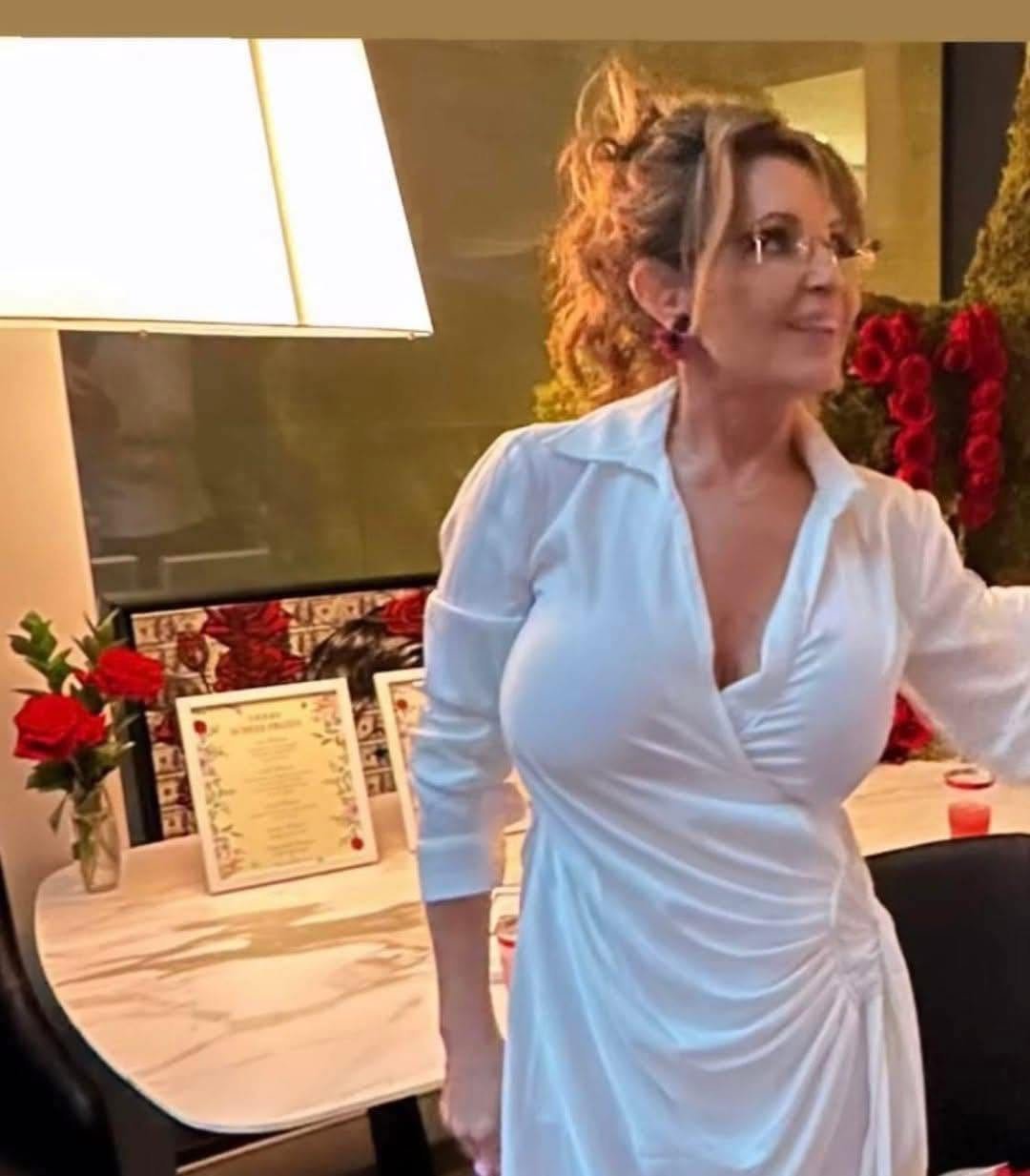 Sarah Palin In G Strlng Photos Leave Little To Imagination Take a look